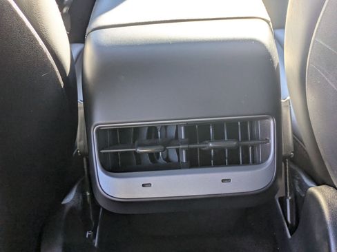 Used 2024 Tesla Model Y Long Range image 23