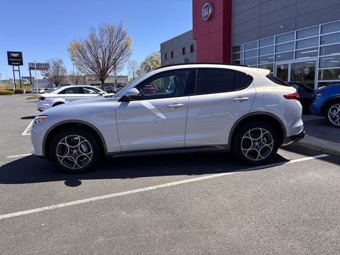 Certified 2022 Alfa Romeo Stelvio Ti AWD/4WD image 6