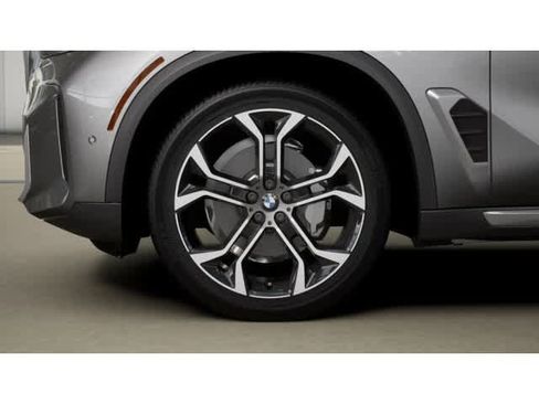 Used 2026 BMW X5 sDrive40i image 13