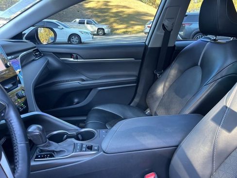 Used 2021 Toyota Camry XSE image 10