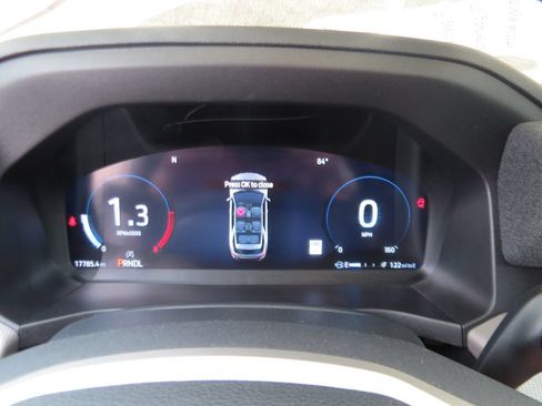 Used 2025 Ford Explorer Active RWD image 30