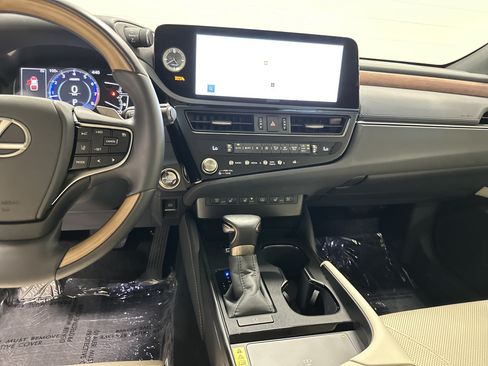 Certified 2025 Lexus ES 350 w/ Accessory Package (Z2) FWD image 30