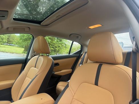 Used 2024 Nissan Sentra SV w/ SV Premium Package FWD image 9