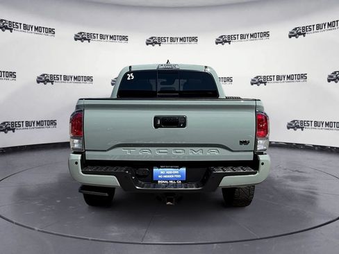 Used 2023 Toyota Tacoma TRD Off-Road w/ TRD Premium Off Road Package AWD/4WD image 7