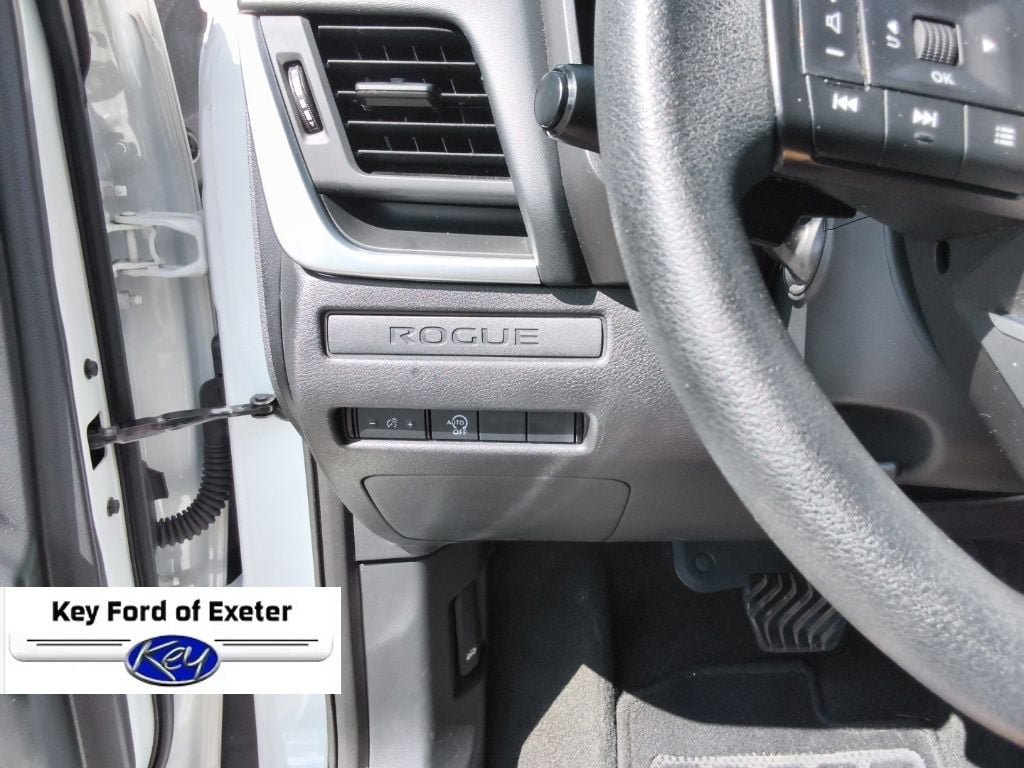 Used 2024 Nissan Rogue S AWD/4WD image 23