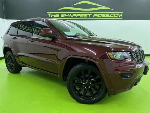 Used 2018 Jeep Grand Cherokee Altitude AWD/4WD image 1