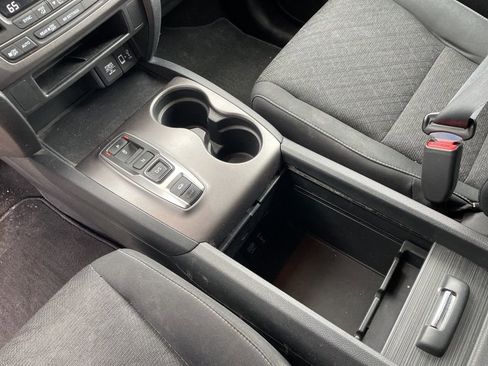 Used 2021 Honda Ridgeline Sport image 9