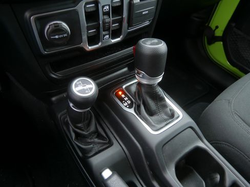 Certified 2021 Jeep Wrangler Unlimited Sport image 28