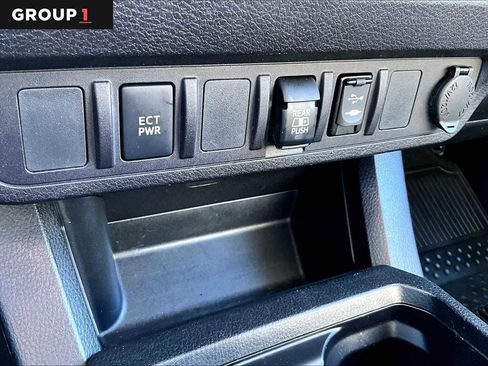 Certified 2019 Toyota Tacoma SR5 image 35