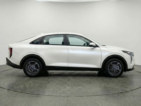 Used 2025 Kia K4 LXS image 11