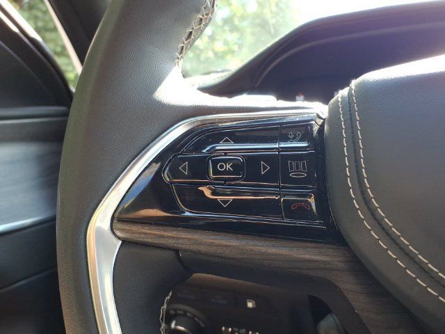 Certified 2023 Jeep Grand Cherokee Overland w/ Luxury Tech Group IV AWD/4WD image 28