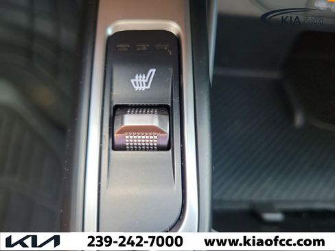 Certified 2025 Kia Sorento S FWD image 27