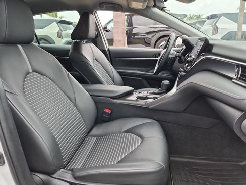 Used 2022 Toyota Camry SE FWD image 29