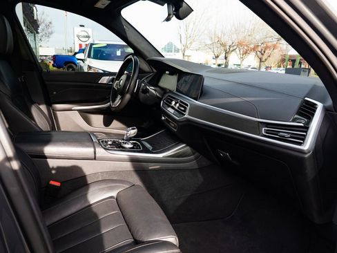 Used 2022 BMW X7 xDrive40i w/ M Sport Package image 27