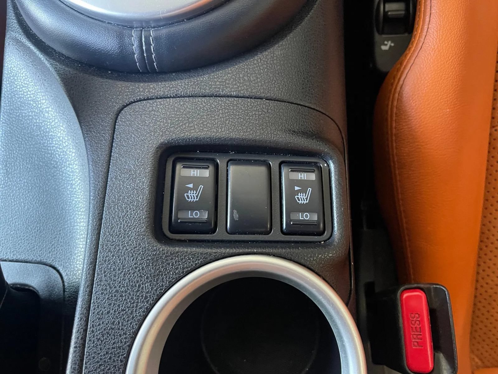Used 2016 Nissan 370Z Touring RWD image 31