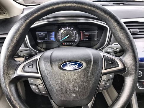 Used 2020 Ford Fusion SE image 14