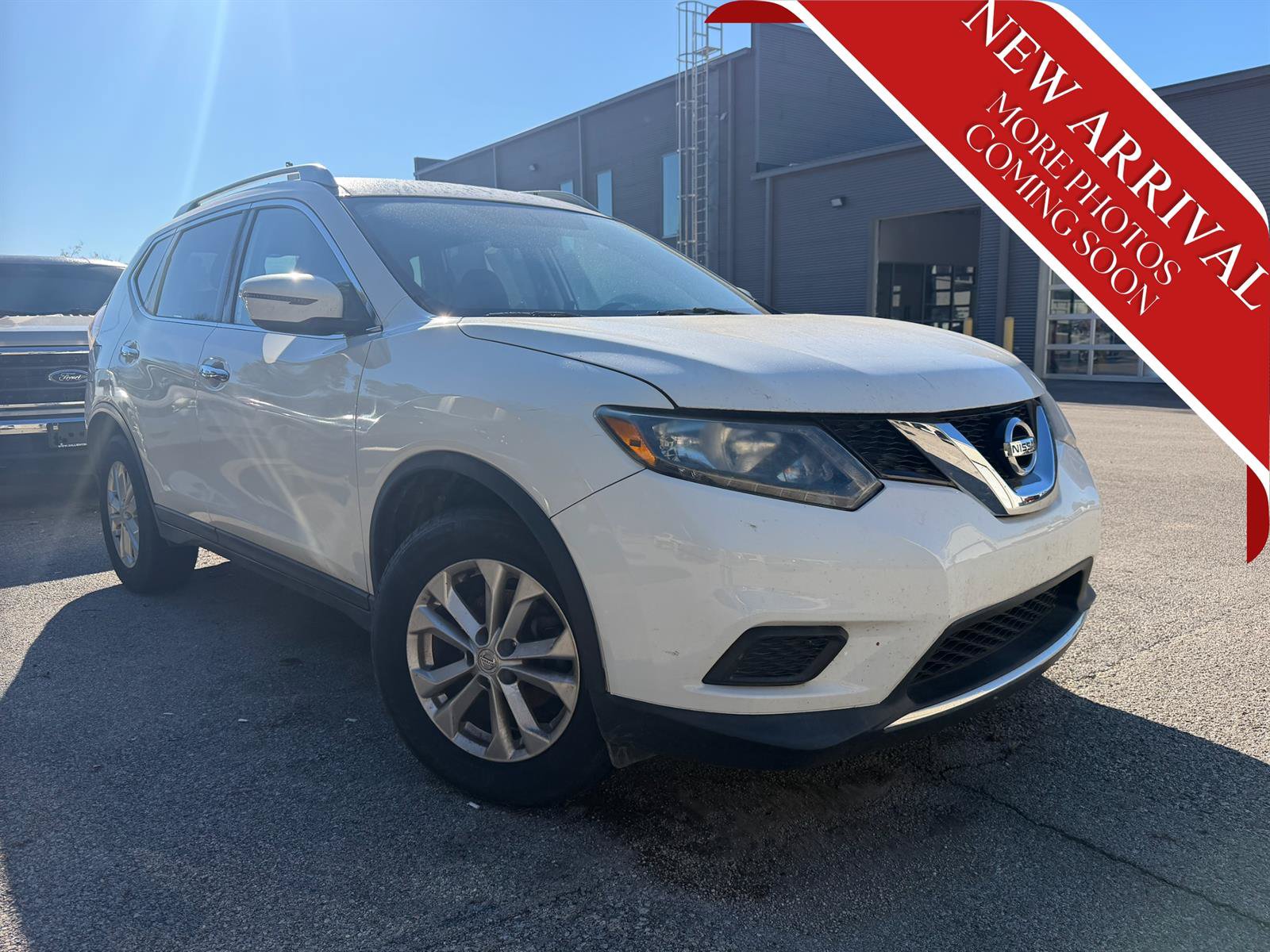 Used 2016 Nissan Rogue SV AWD/4WD image 1