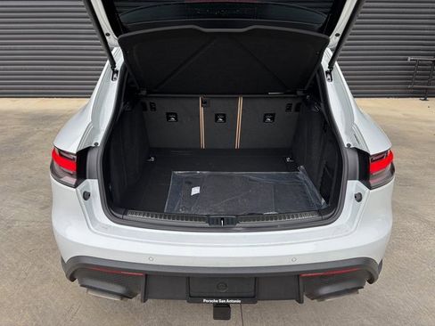 Certified 2025 Porsche Macan image 25