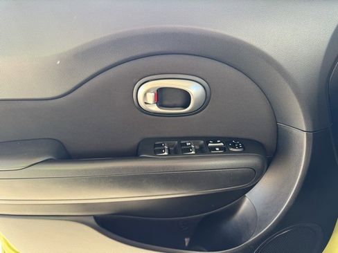 Used 2019 Kia Soul image 26