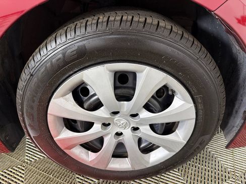 Used 2022 Toyota Corolla LE FWD image 12