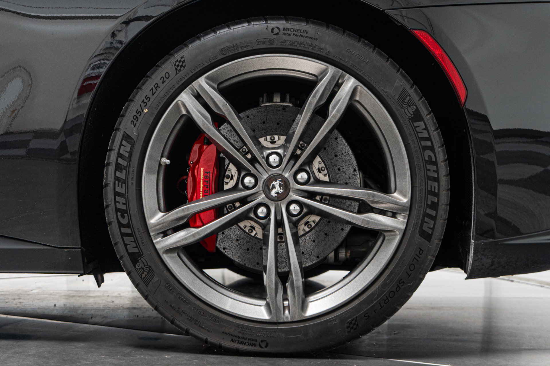 Used 2019 Ferrari GTC4Lusso AWD/4WD image 11