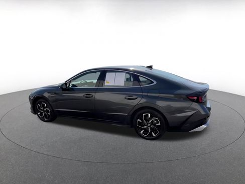 Used 2025 Hyundai Sonata SEL FWD image 10