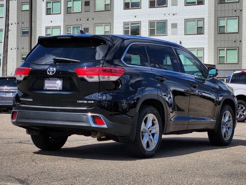 Used 2018 Toyota Highlander Limited AWD/4WD image 9