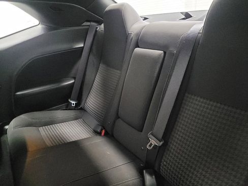 Used 2019 Dodge Challenger SXT image 18