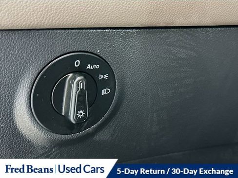 Used 2022 Volkswagen Taos SEL image 11