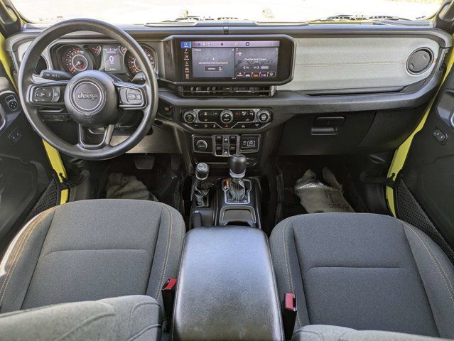 Certified 2024 Jeep Gladiator Sport AWD/4WD image 15