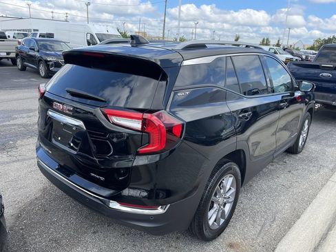 Used 2024 GMC Terrain SLT w/ Infotainment Package II AWD/4WD image 10