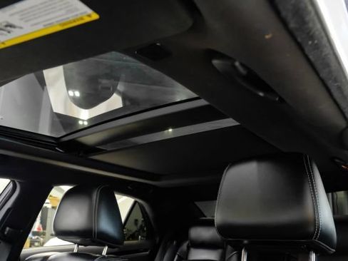 Used 2022 Chrysler 300 S RWD image 6