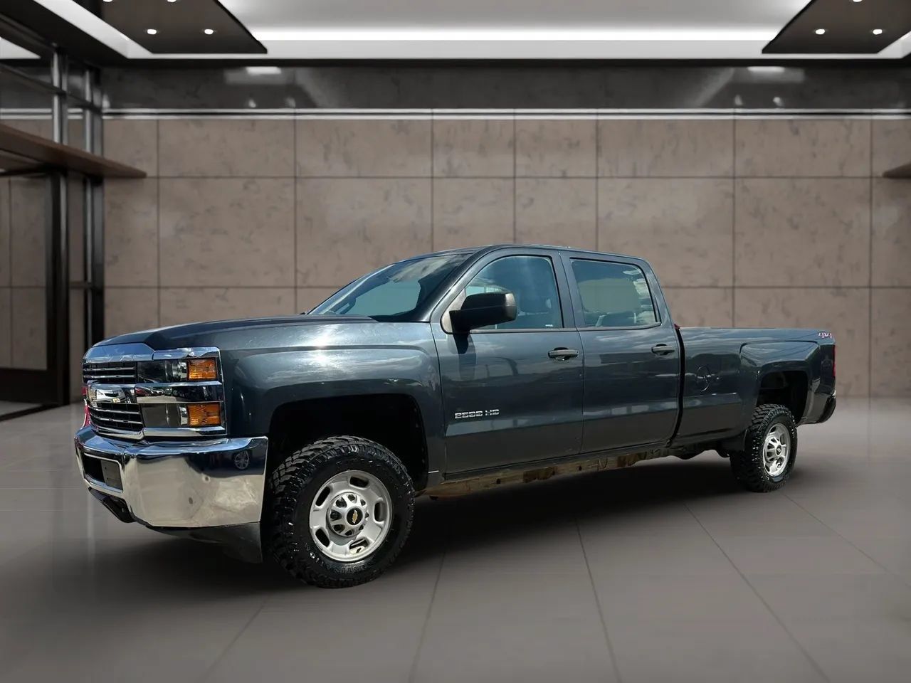 Used 2018 Chevrolet Silverado 2500 W/T AWD/4WD image 2