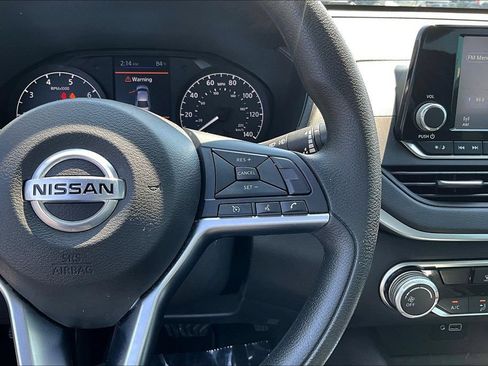 Used 2022 Nissan Altima 2.5 S FWD image 14