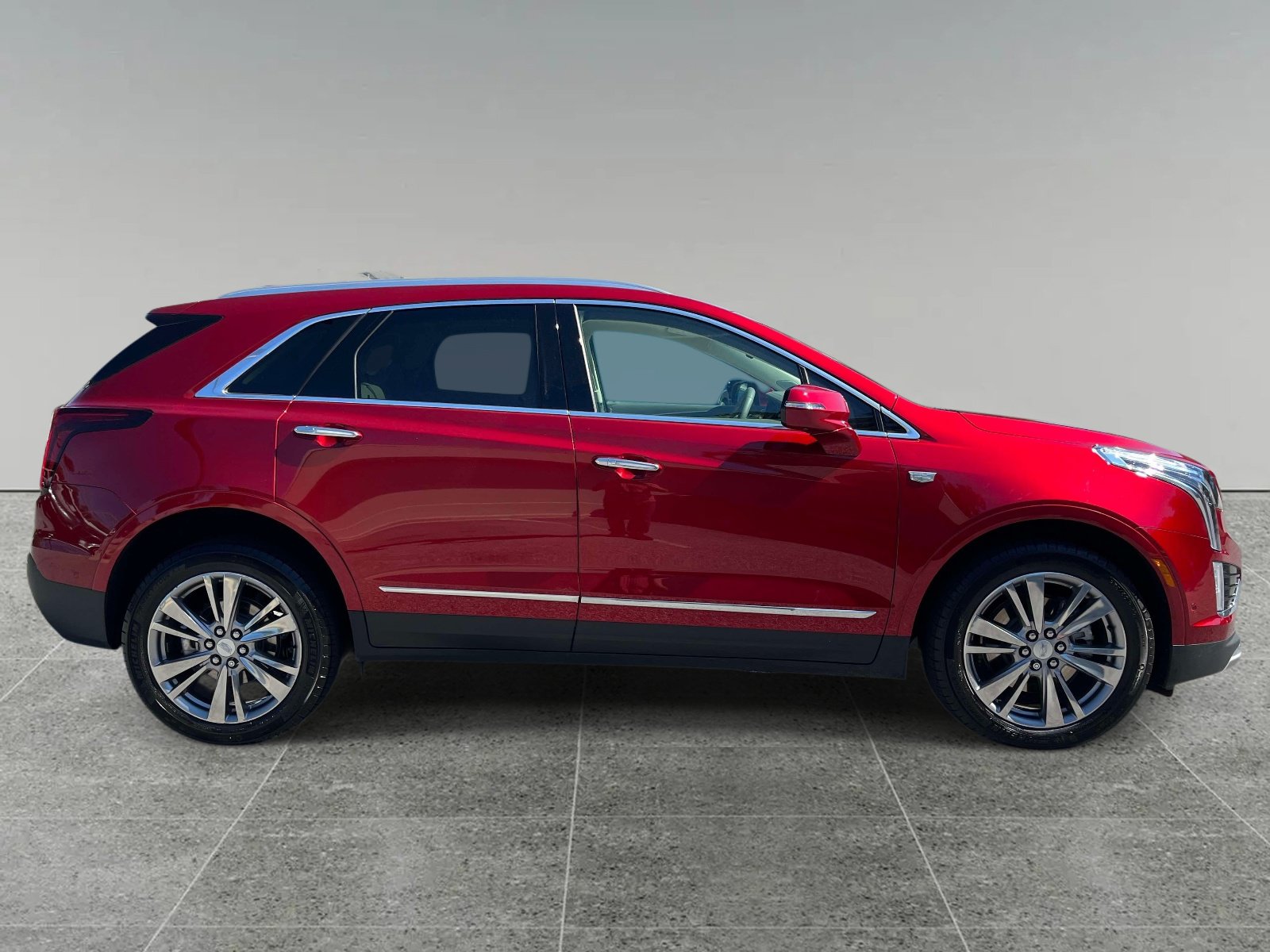 Used 2024 Cadillac XT5 Premium Luxury w/ Technology Package FWD image 6