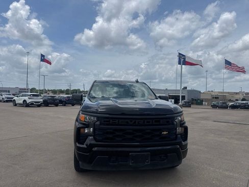 Used 2022 Chevrolet Silverado 1500 Custom RWD image 4