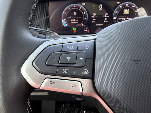 New 2026 Volkswagen Tiguan SE image 26