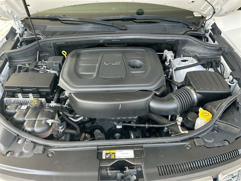 Used 2021 Jeep Grand Cherokee Laredo image 42