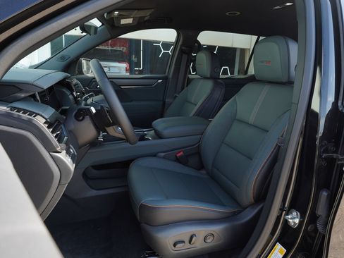 New 2026 GMC Acadia AT4 w/ Super Cruise Package AWD/4WD image 18