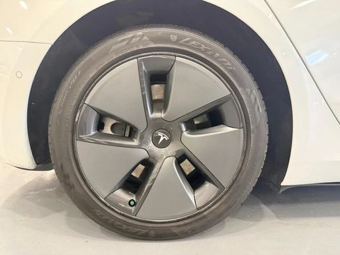 Used 2021 Tesla Model 3 Long Range AWD/4WD image 39