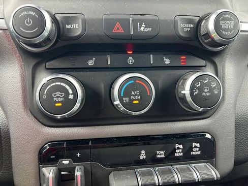 Used 2023 RAM 1500 Big Horn AWD/4WD image 30