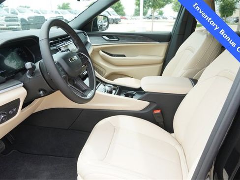 New 2025 Jeep Grand Cherokee L Limited w/ Luxury Tech Group II image 19