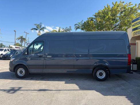 Used 2019 Mercedes-Benz Sprinter 170 image 2