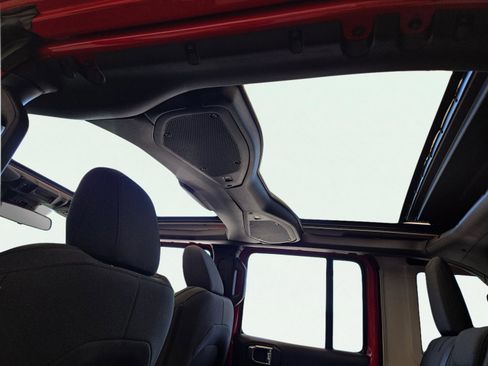 Used 2025 Jeep Wrangler Sport S image 26