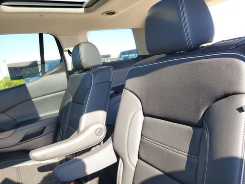 Used 2023 GMC Acadia Denali w/ Denali Ultimate Package AWD/4WD image 31