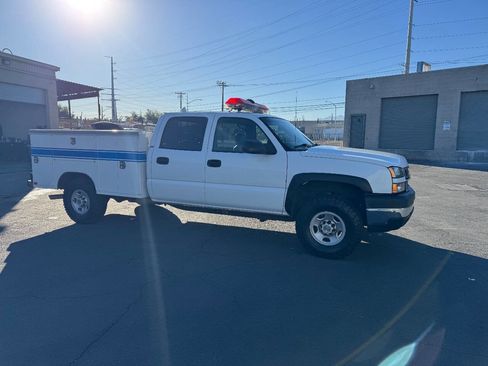 Used 2005 Chevrolet Silverado 2500 4x4 Crew Cab image 11
