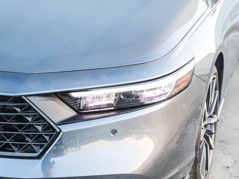 Used 2025 Honda Accord Touring image 5