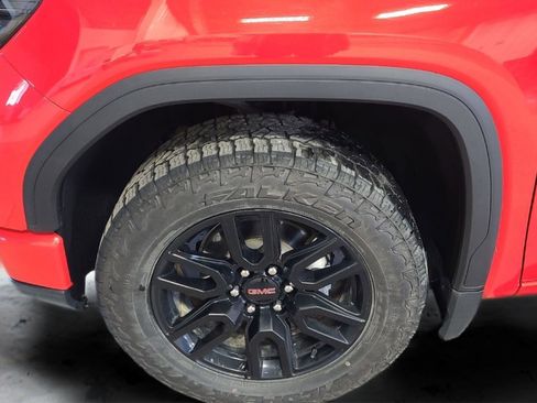 Used 2025 GMC Sierra 1500 Elevation image 14