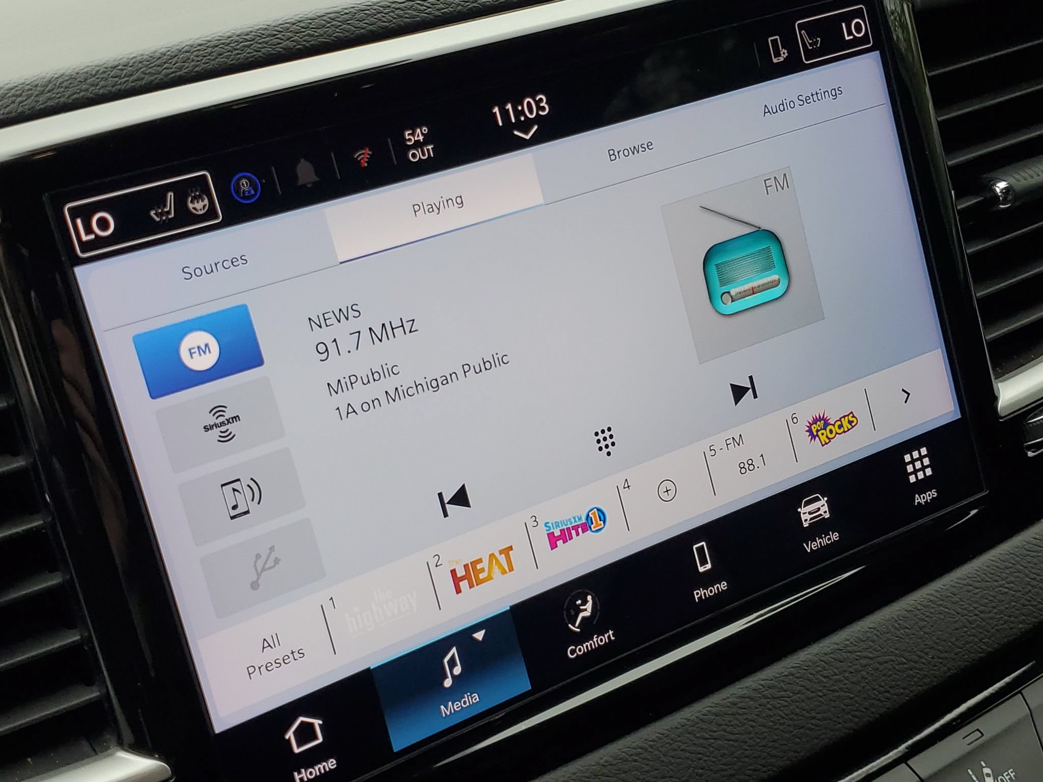 Used 2025 Chrysler Pacifica Select FWD image 16
