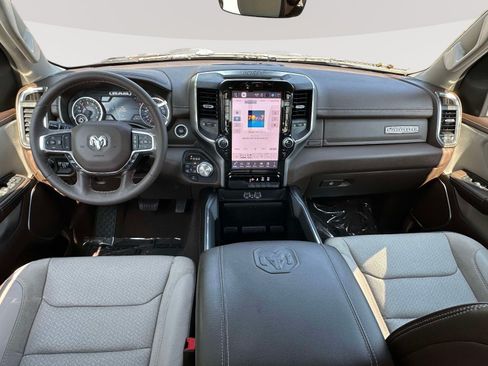 Used 2025 RAM 1500 Laramie AWD/4WD image 7